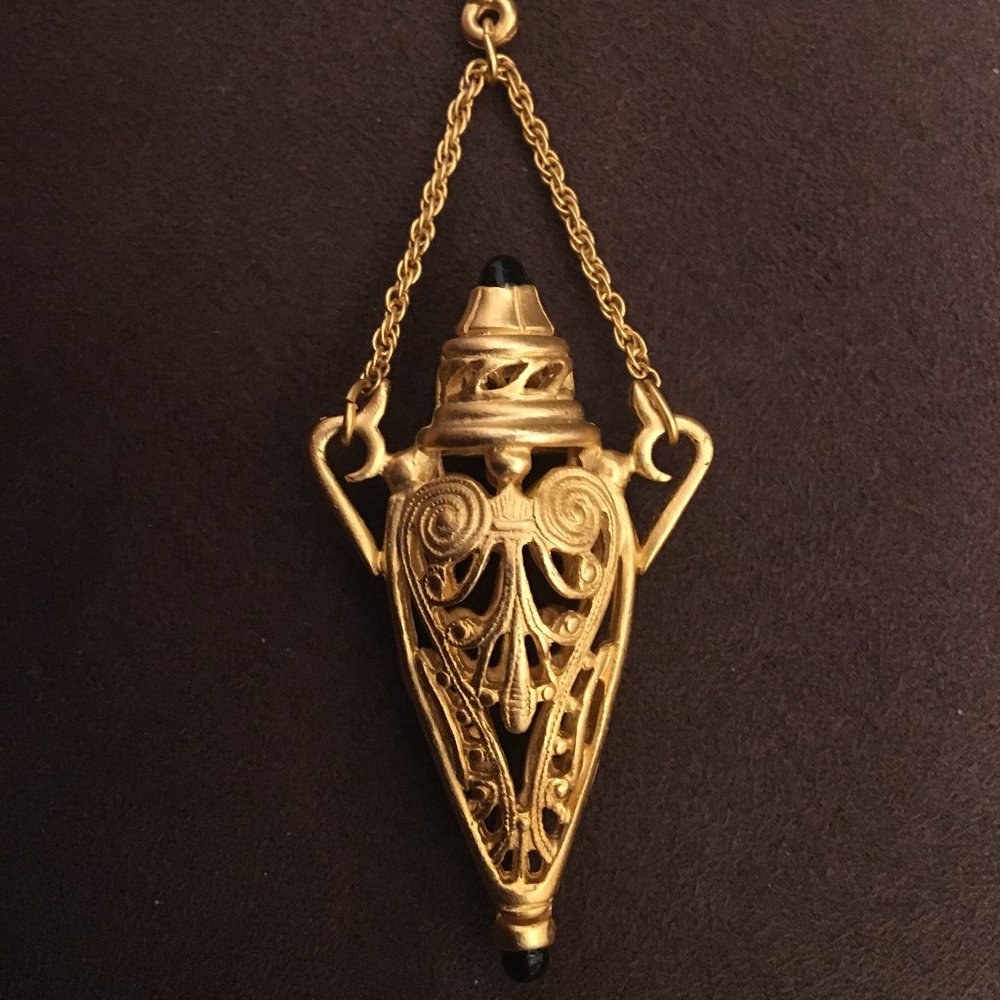 Vintage Pendant &  Necklace Urn Ornate Open Work Gold Women's Jewelry 1980's - Picture 6 of 10